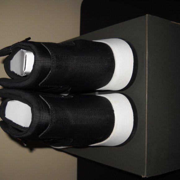 Timberland Women's Supaway Side Zip Boots - Size 11 - Picture 3 of 4